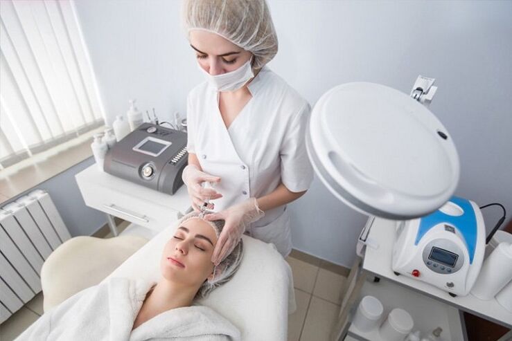 gyaran fatar fuska a cikin salon gyaran fuska